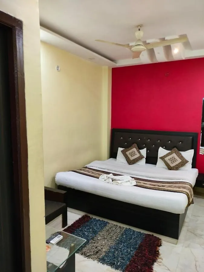 **  Hotel Us Residency Varanasi Índia